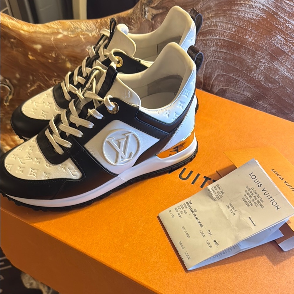 Authentic Louis Vuitton Black and White woman Run away sneakers
